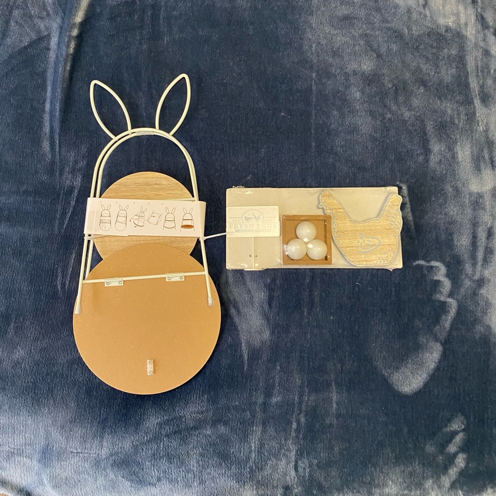 Rabbit tier tray with pack of hen/eggs
